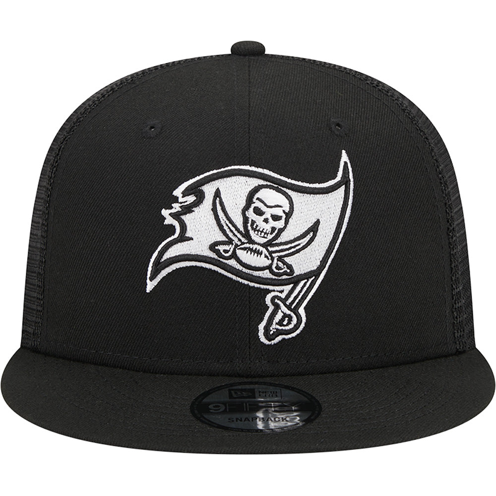 NFL Tampa Bay Buccaneers New Era Black & White 9FIFTY Snapback Trucker Hat - Black