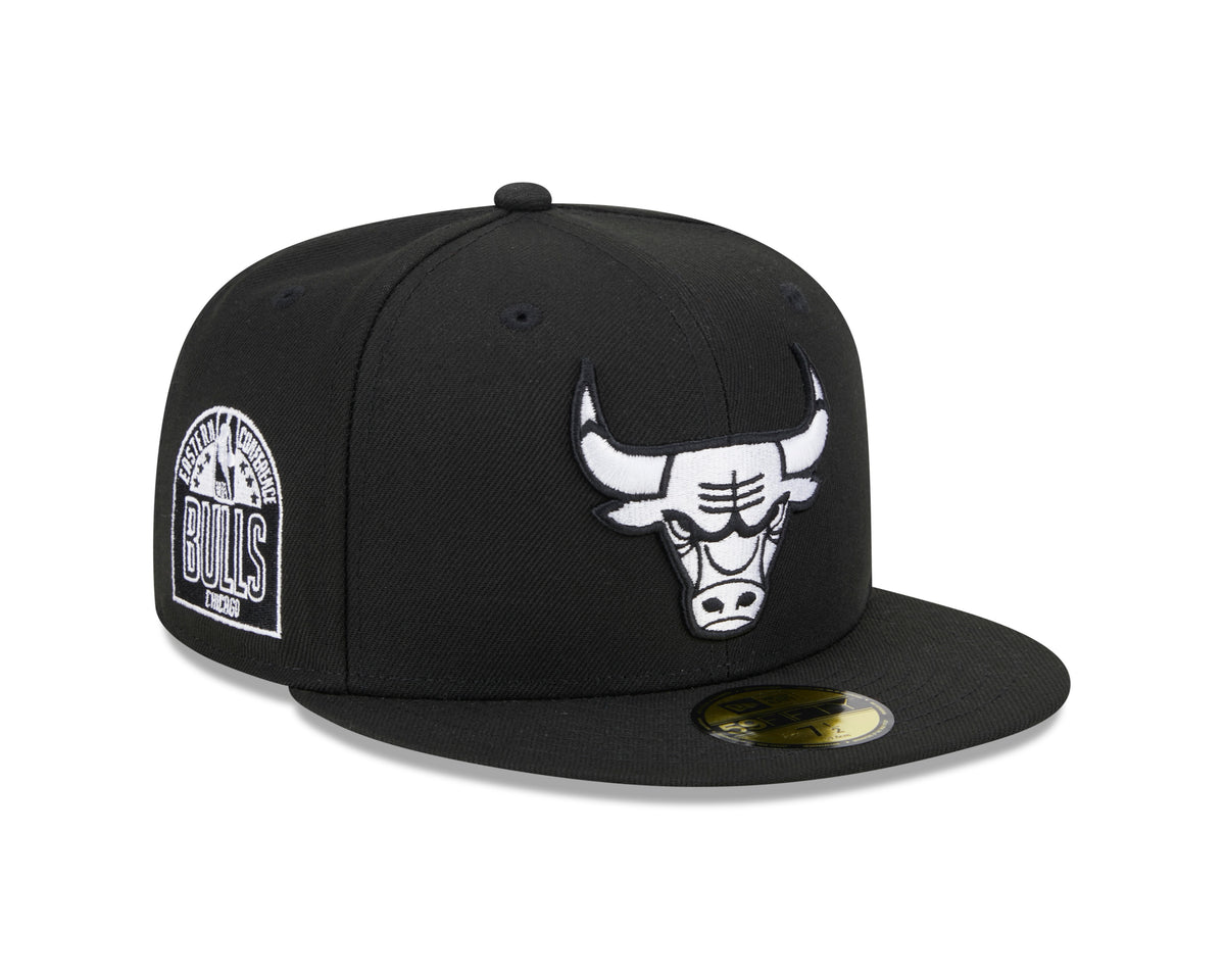 NBA Chicago Bulls New Era Side Patch Black & White 59FIFTY Fitted Hat- Black