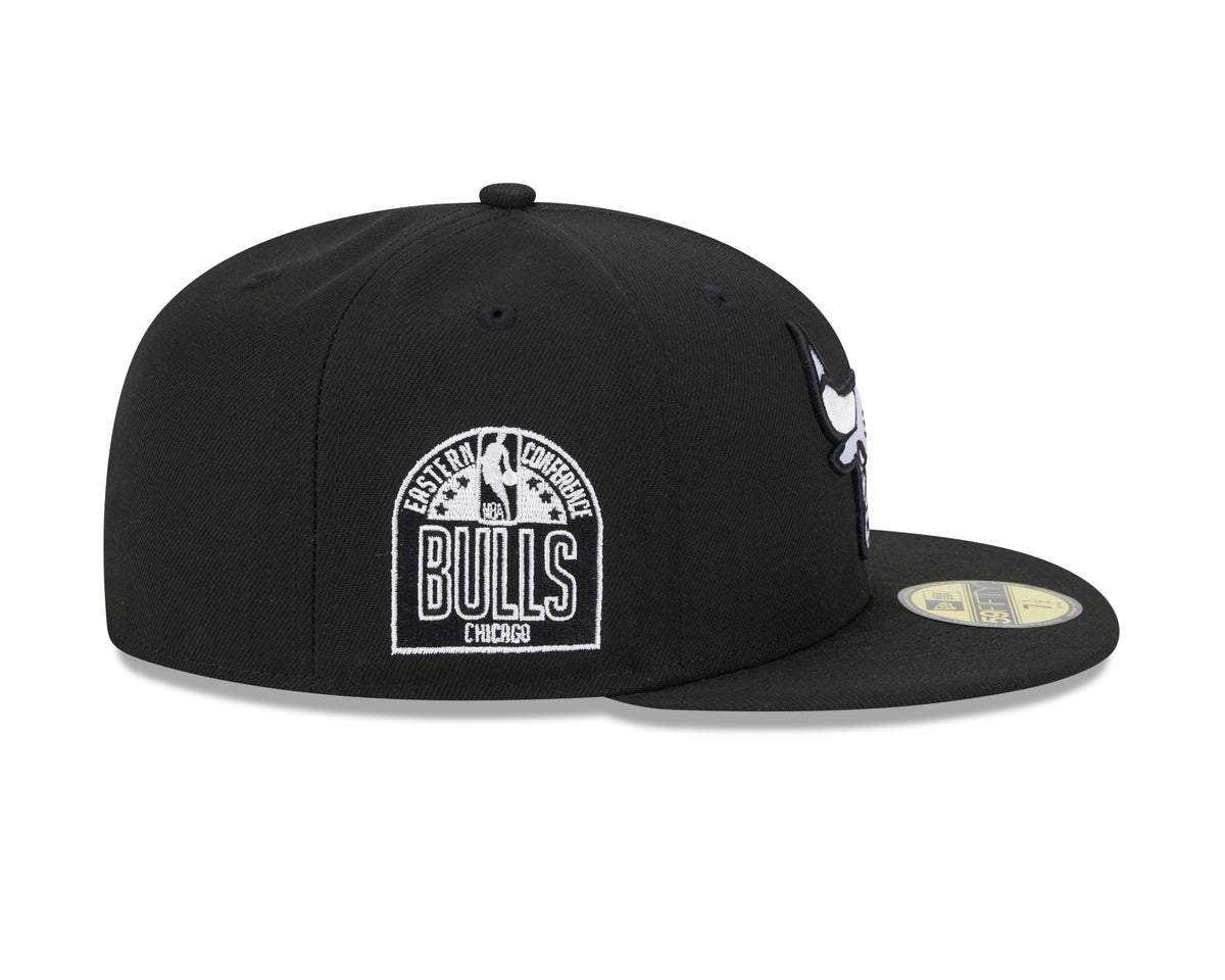 NBA Chicago Bulls New Era Side Patch Black & White 59FIFTY Fitted Hat- Black
