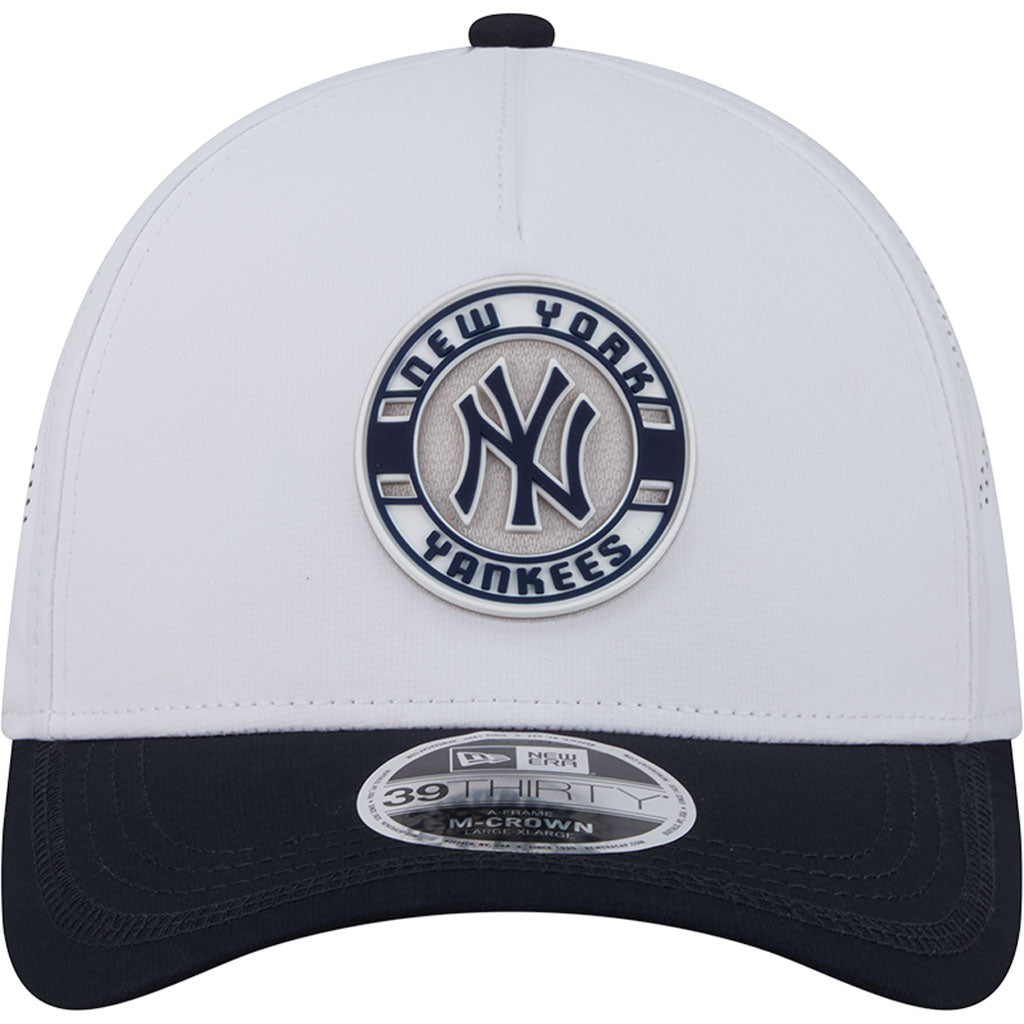 MLB New York Yankees New Era Patch 39THIRTY M-Crown Flex Fit Hat - White