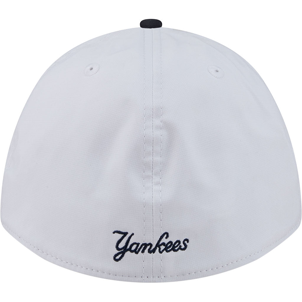 MLB New York Yankees New Era Patch 39THIRTY M-Crown Flex Fit Hat - White