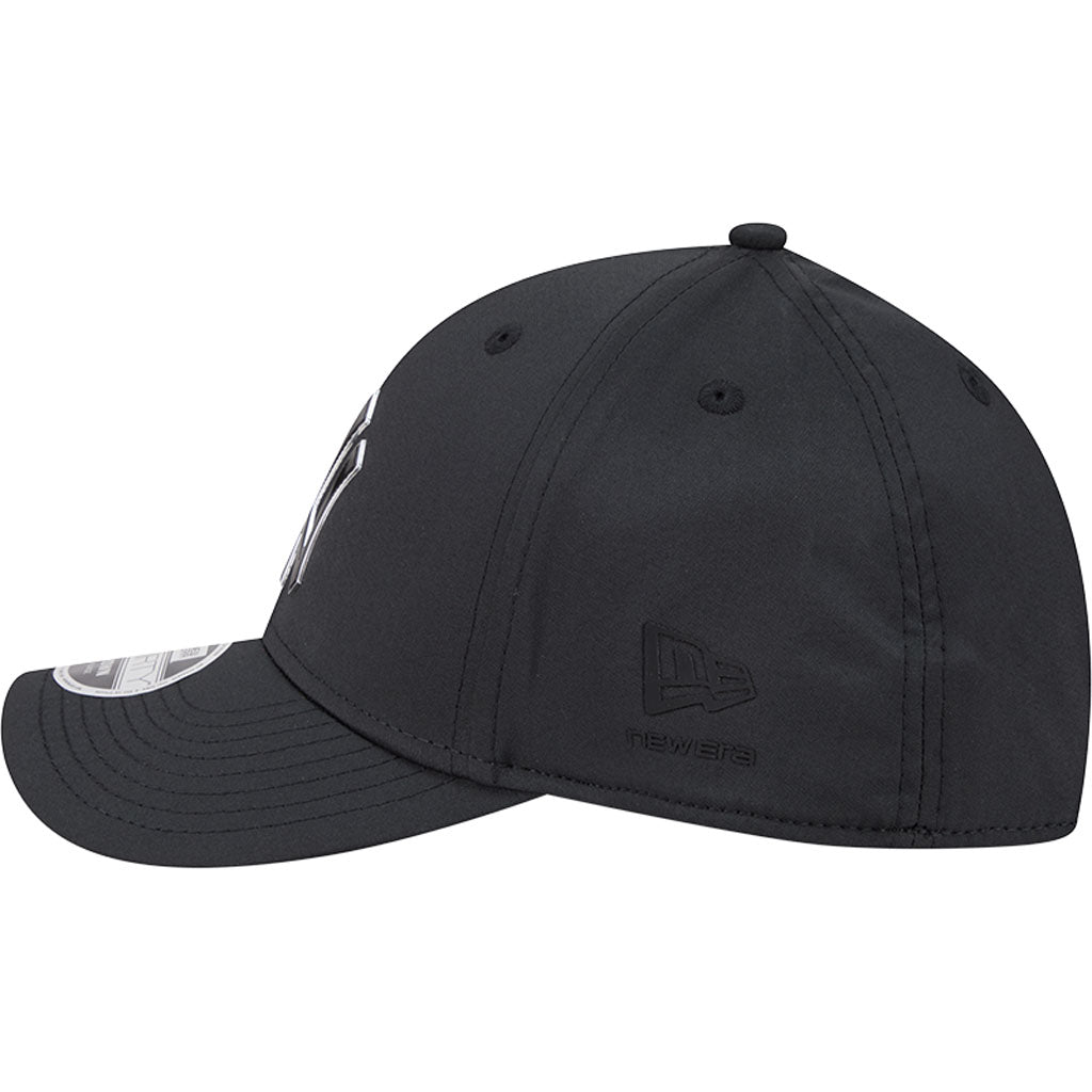 MLB New York Yankees New Era Metallic 39THIRTY M-Crown Flex Fit Hat - Black