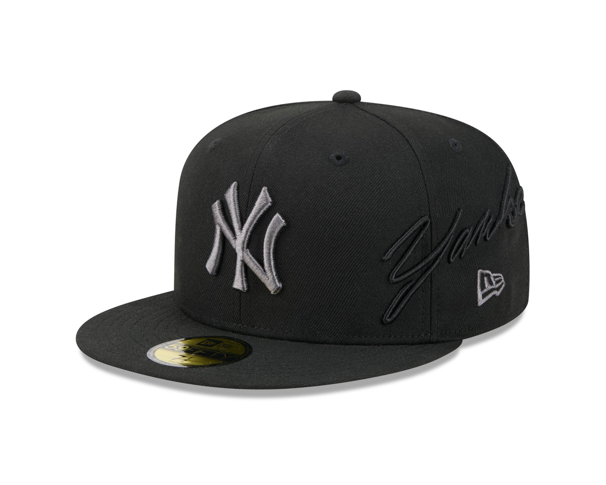 MLB New York Yankees New Era Black on Black Side Script 59FIFTY Fitted Hat- Black