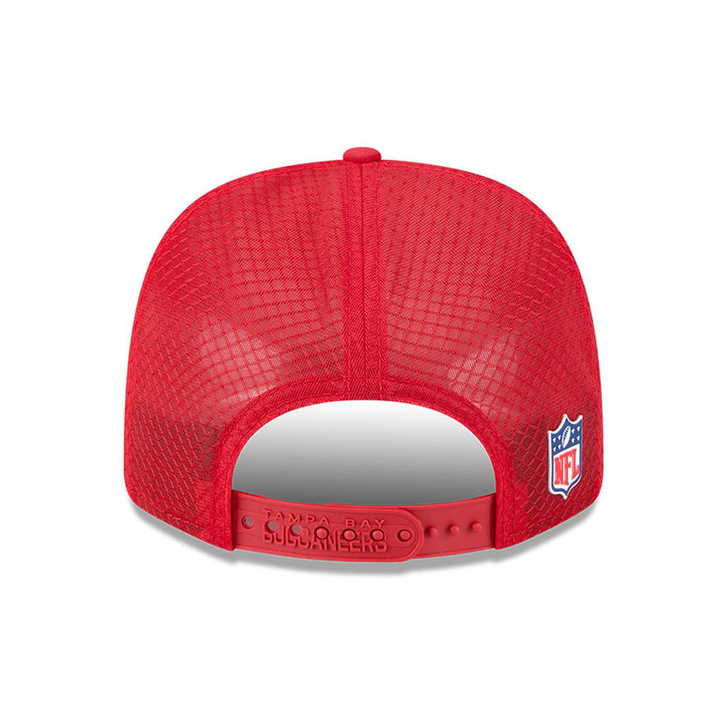NFL Tampa Bay Buccaneers New Era 2025 Sideline 9SEVENTY Stretch-Snapback Hat - Red