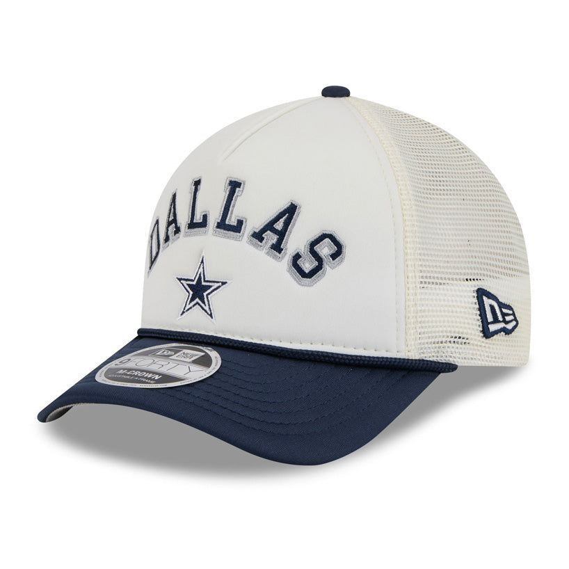NFL Dallas Cowboys New Era Arch Logo 9FORTY M-Crown Snapback Trucker Hat - Chrome