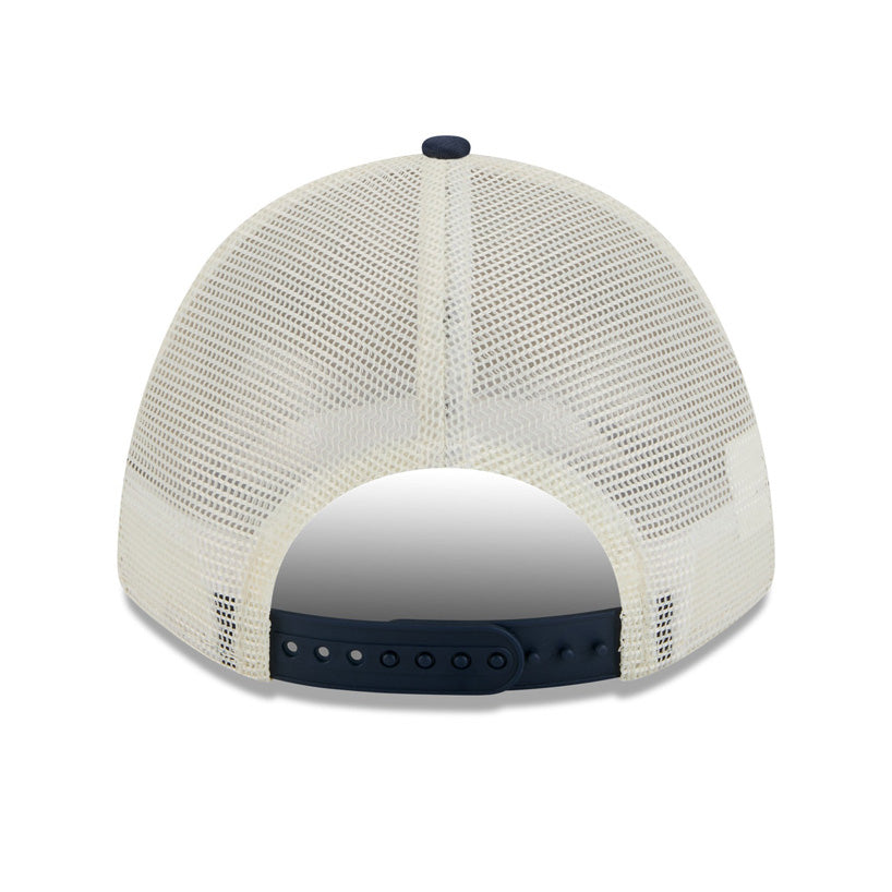 NFL Dallas Cowboys New Era Arch Logo 9FORTY M-Crown Snapback Trucker Hat - Chrome