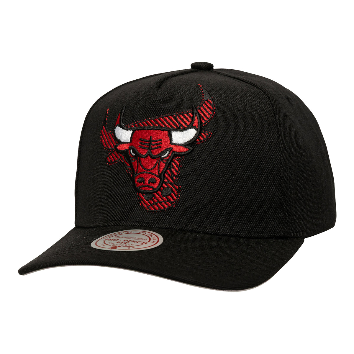 NBA Chicago Bulls Mitchell & Ness Tilted Pro Snapback Hat - Black