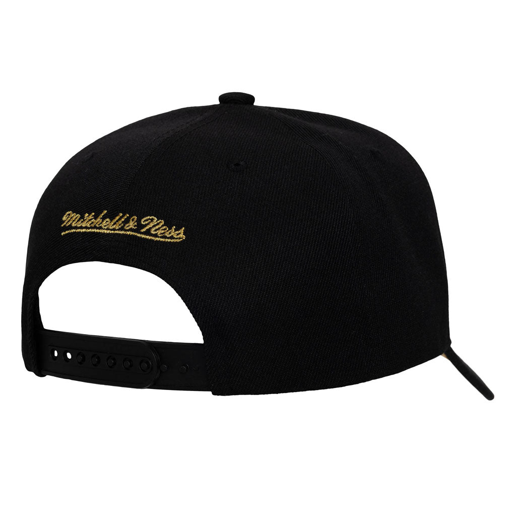 NBA Chicago Bulls Mitchell & Ness Pinned Gold Pro Snapback Hat - Black