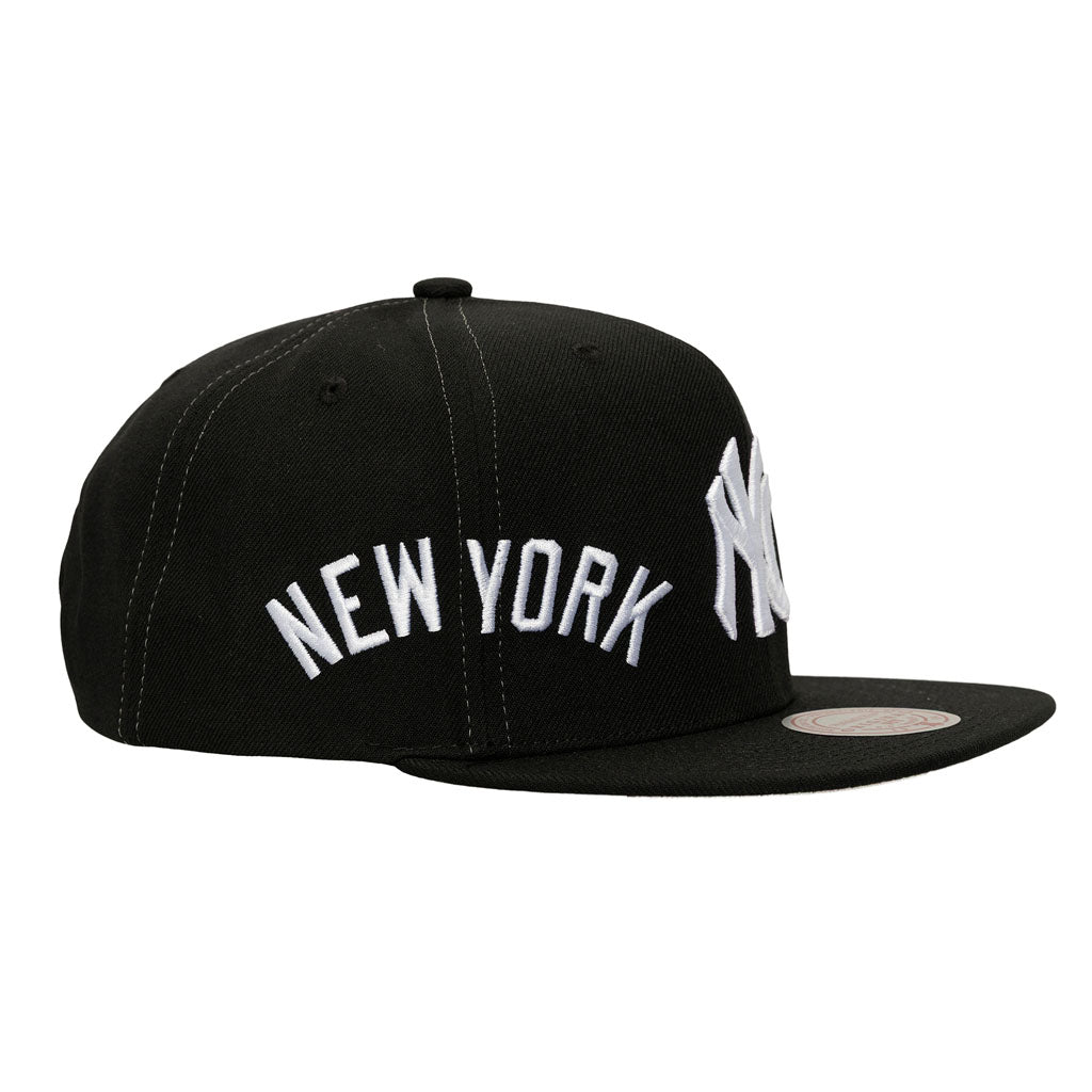 MLB New York Yankees Mitchell & Ness Trifecta Snapback Hat - Black