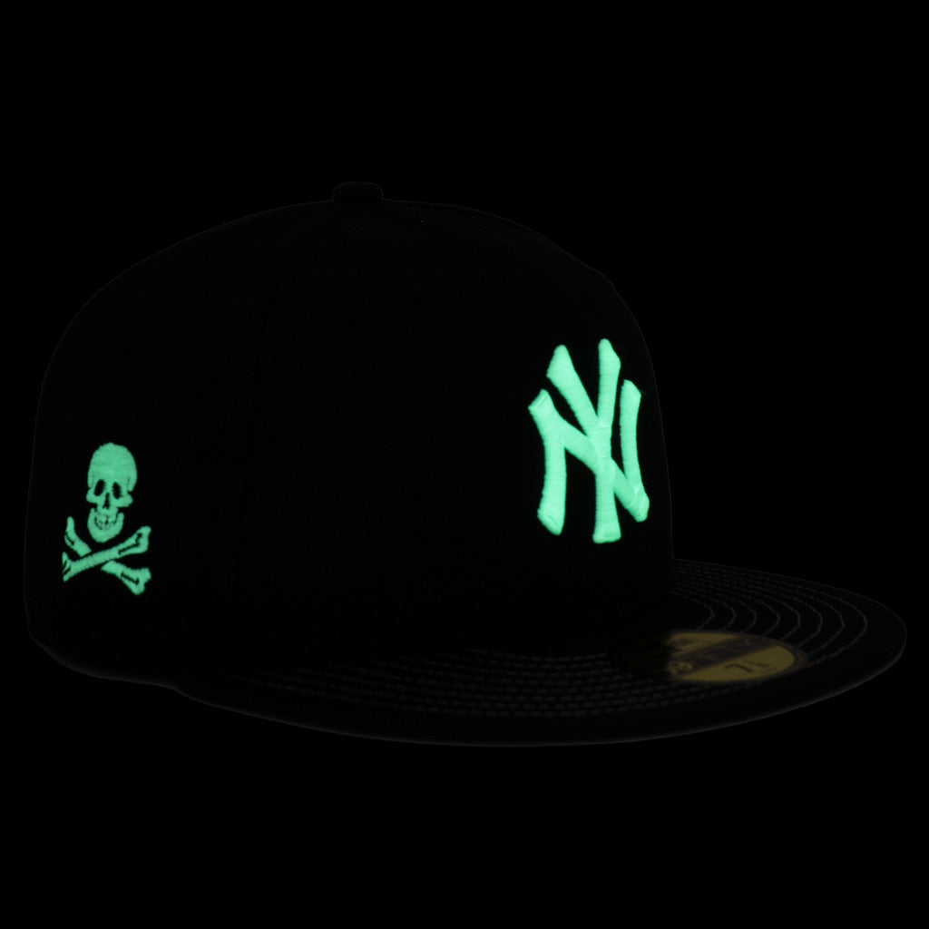 MLB New York Yankees New Era Jolly Roger 59FIFTY Fitted Hat - Black